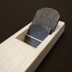 大鉋 家光 無心 、 翁面 額 友行 為