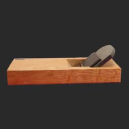 豆平鉋 赤樫 裏金付き６０ｍｍ 包春